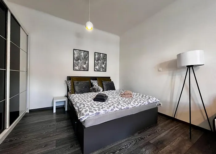 Air Conditioned 5 Min To Railway Station - Old Town Apartmán